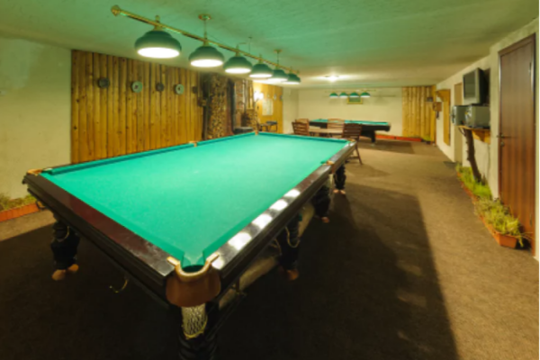 ТОП 5 готелів з більярдом біля Буковелю взимку